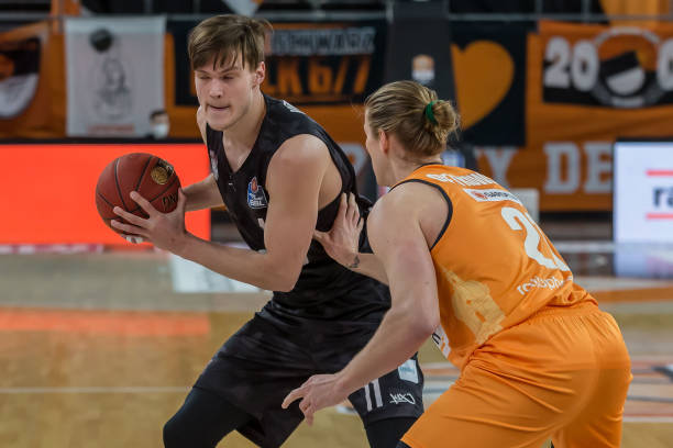 这为鹈鹕后 这为鹈鹕后