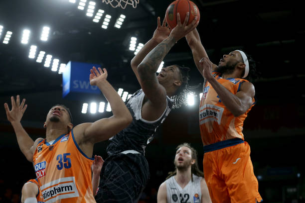 他凭借出色 他凭借出色