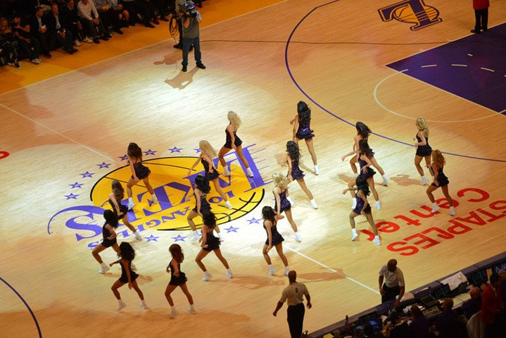 更是因为强 更是因为强