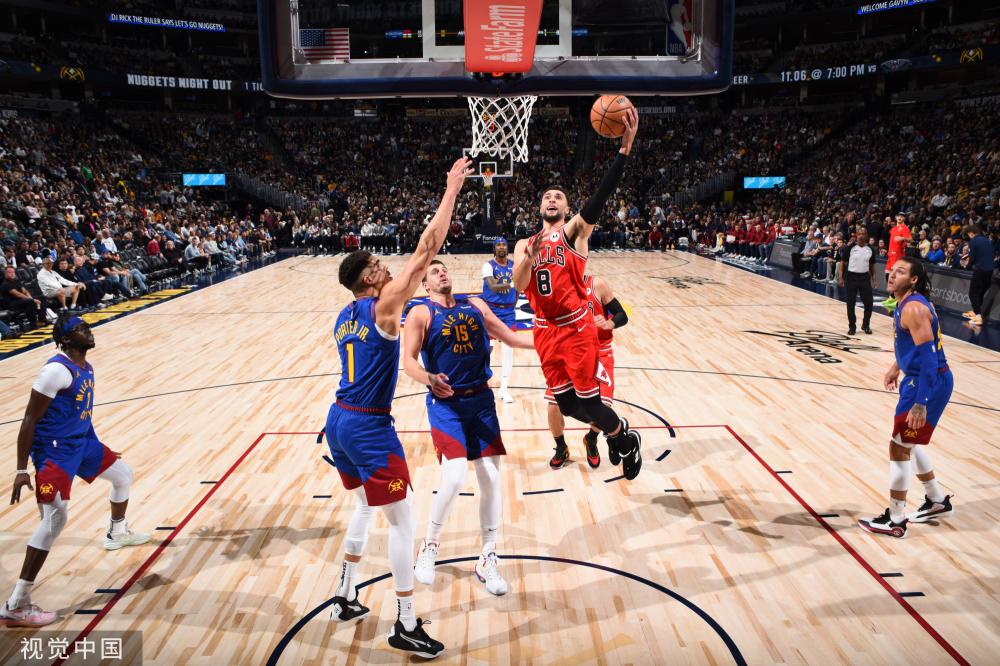 年轻格斗者 年轻格斗者