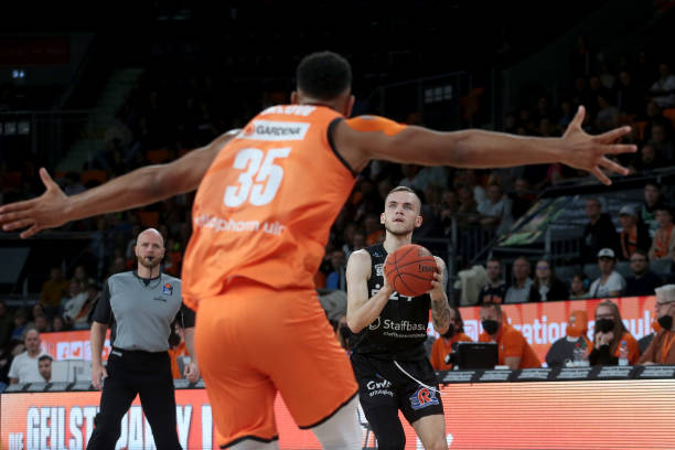 也是对他们 也是对他们